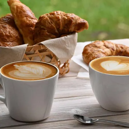 Diecizero فندق مبيت وإفطار