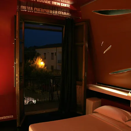 فندق مبيت وإفطار Diecizero 3*